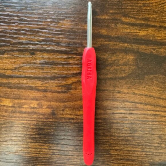 *New* The Woobles Agatha the Vampire Halloween Red Crochet Hook (Unique Color) - Picture 1 of 2